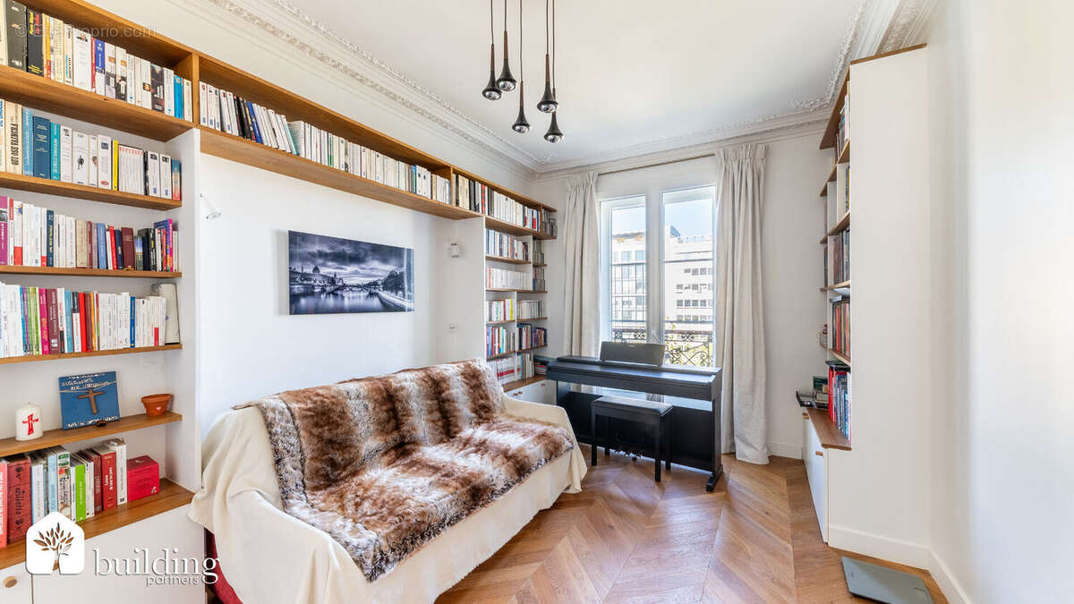 Appartement à NEUILLY-SUR-SEINE