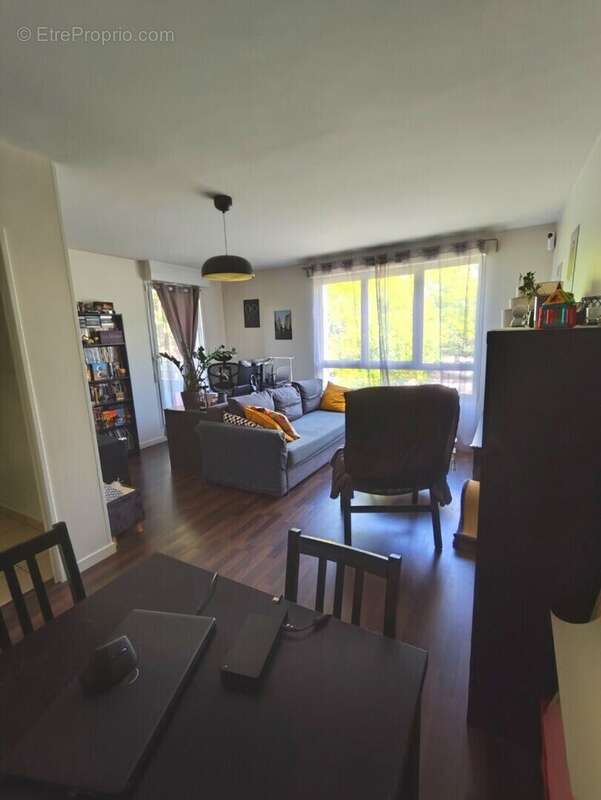 Appartement à SAINT-CYR-SUR-LOIRE