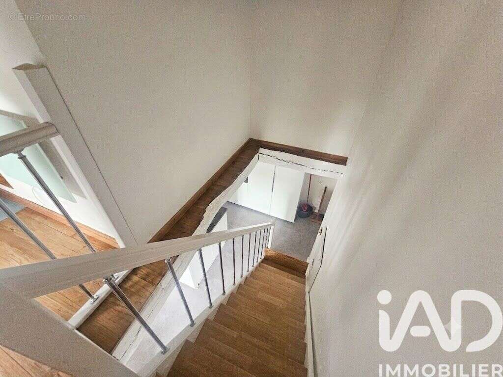 Maison 151 m² à Rouillac  - photo 9