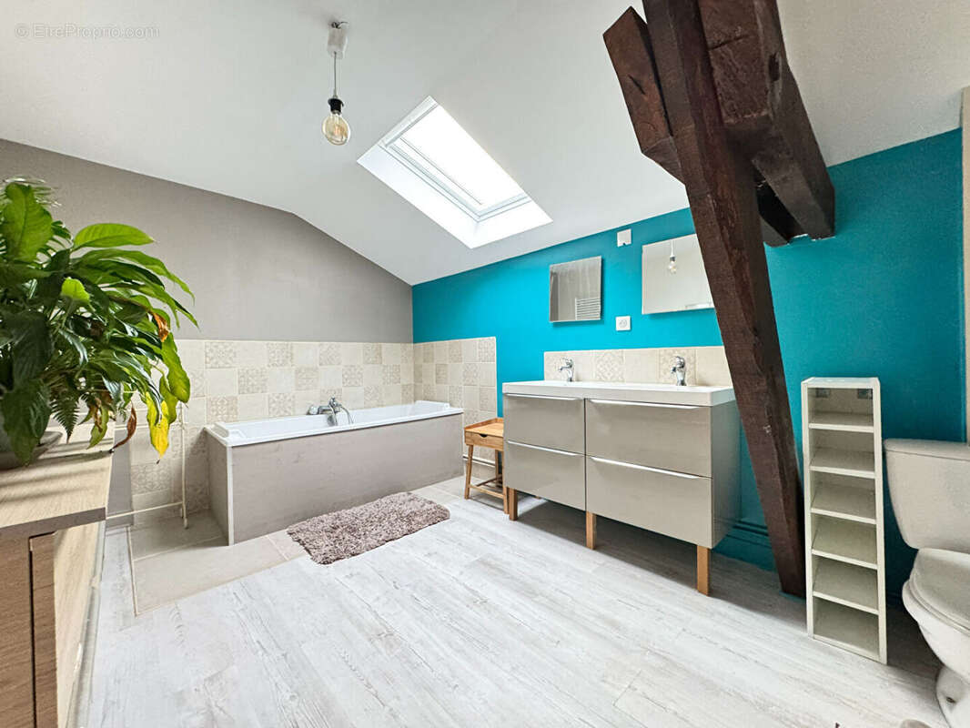 Maison à COULOUNIEIX-CHAMIERS