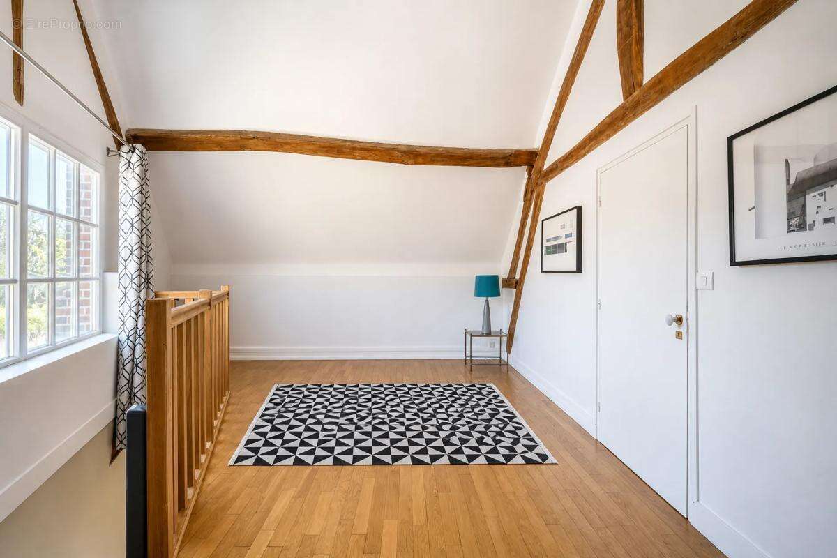 Maison à CROISILLES