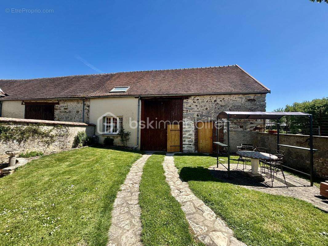 Maison à SAINT-MAURICE-AUX-RICHES-HOMMES