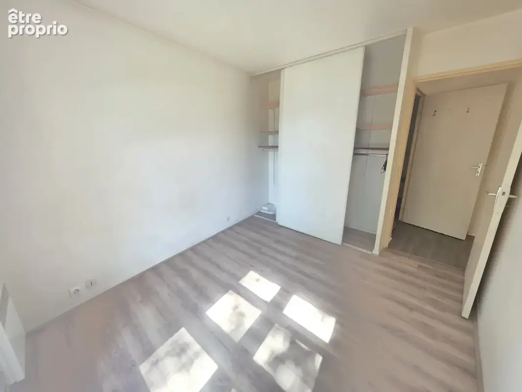 T2 de 53 m2 balcon et parking couvert - photo 7