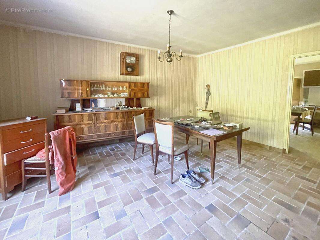 Maison à SAINT-LAURENT-DU-CROS