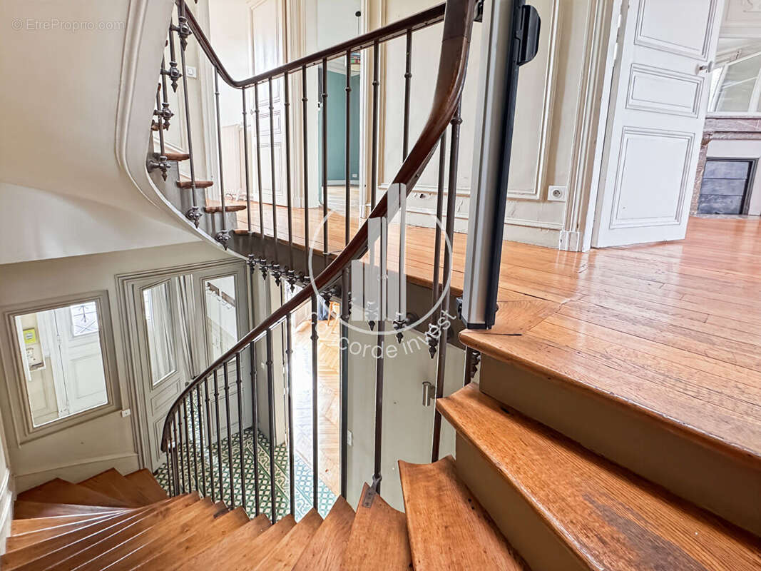 Maison à COURBEVOIE