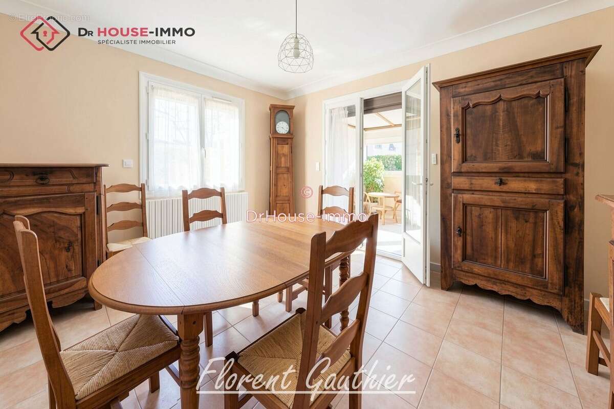 Maison 136 m² à Pertuis  - photo 3