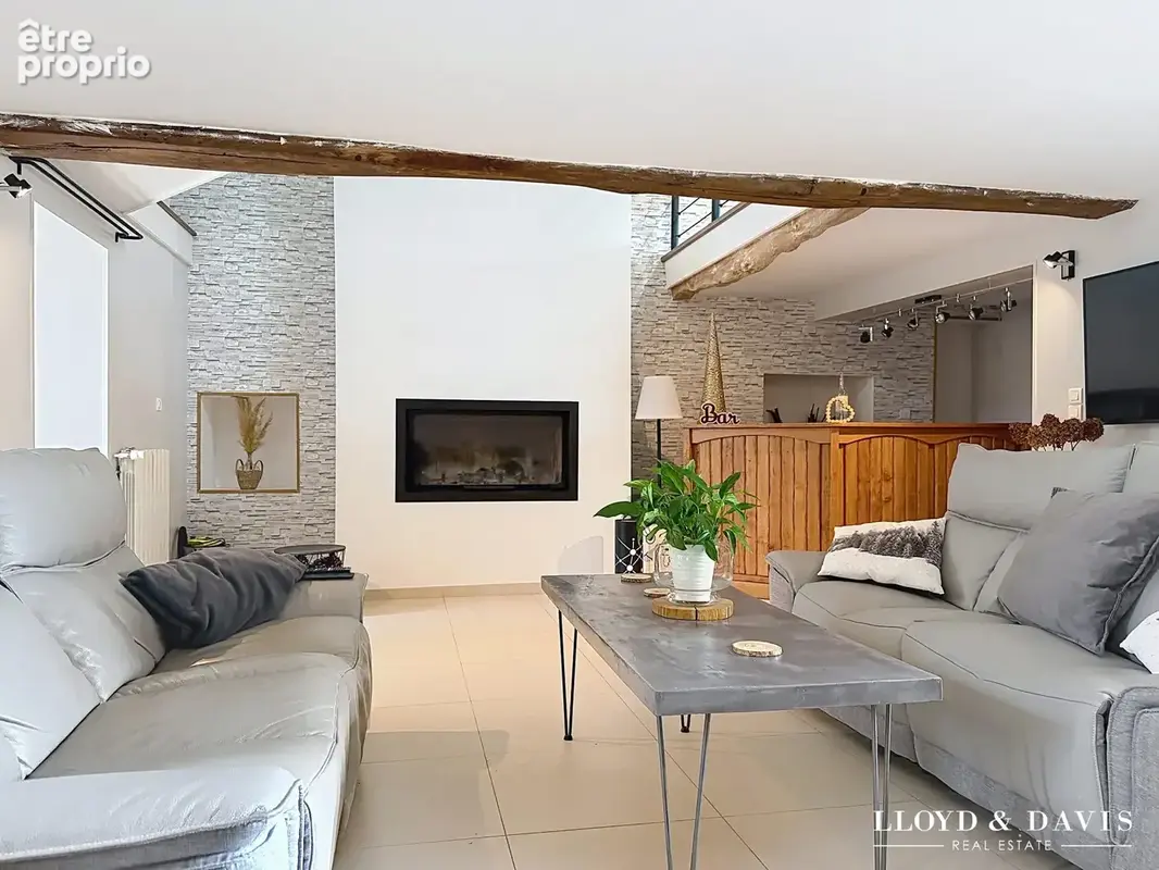 Maison 5 pièces 244 m² à vendre à Saint-Quantin-De-Rancanne (17800) - photo 6