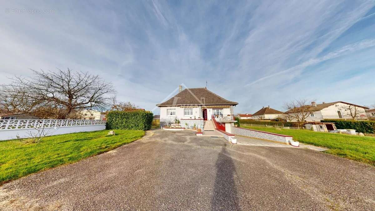 Maison à VARENNES-SUR-ALLIER