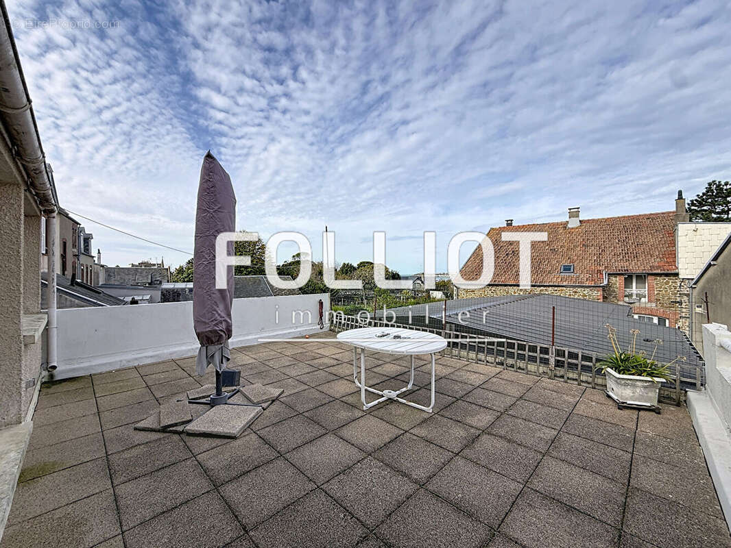 Appartement à SAINT-PAIR-SUR-MER