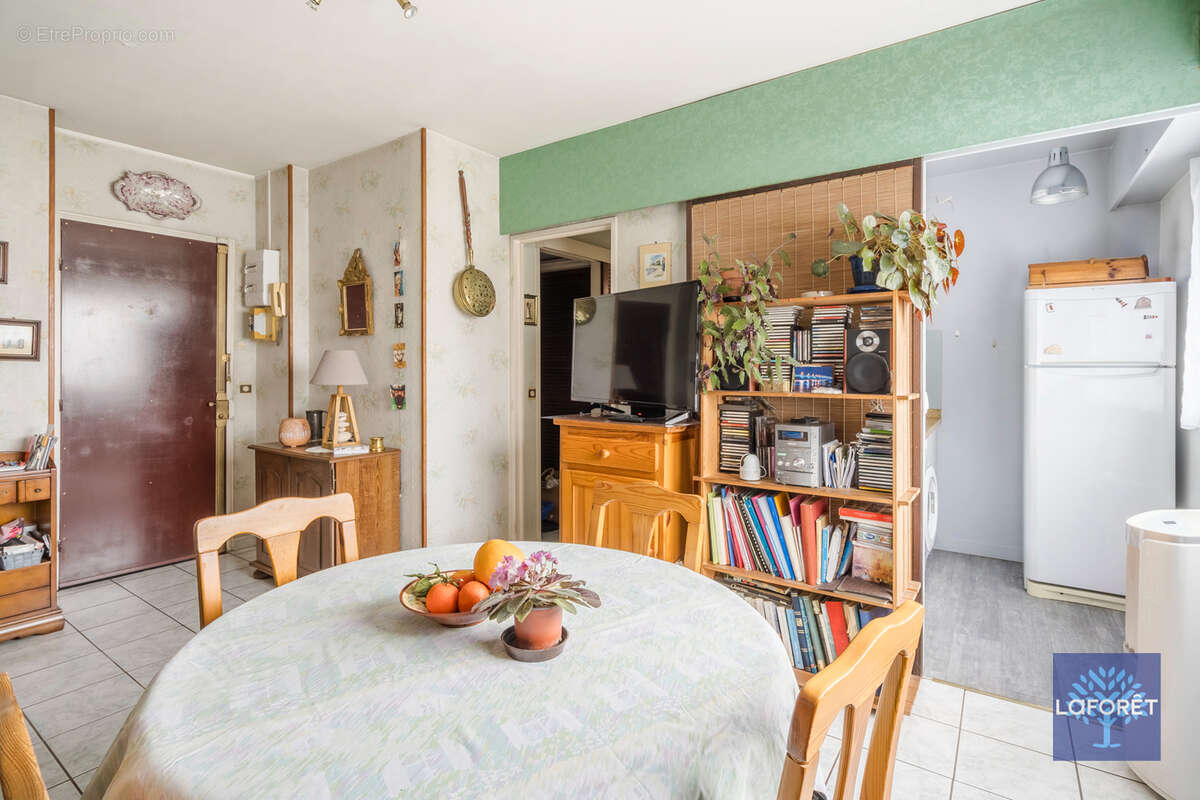 Appartement à LES PAVILLONS-SOUS-BOIS