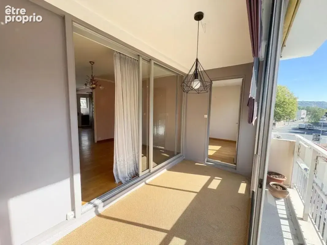 ROUEN - ÎLE LACROIX  T4 Lumineux Traversant de 86 m² avec Loggia Plein Sud & Vue Seine - photo 4