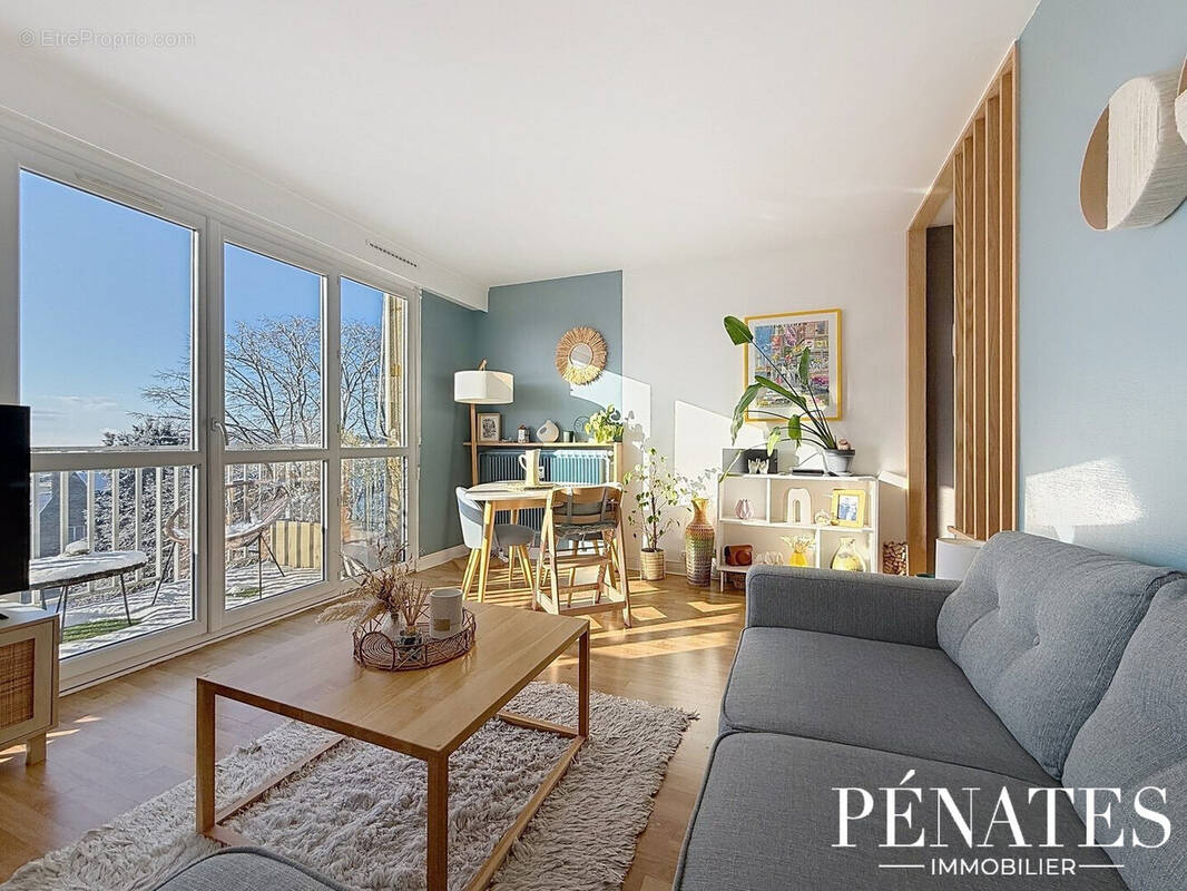 Appartement à MONT-SAINT-AIGNAN