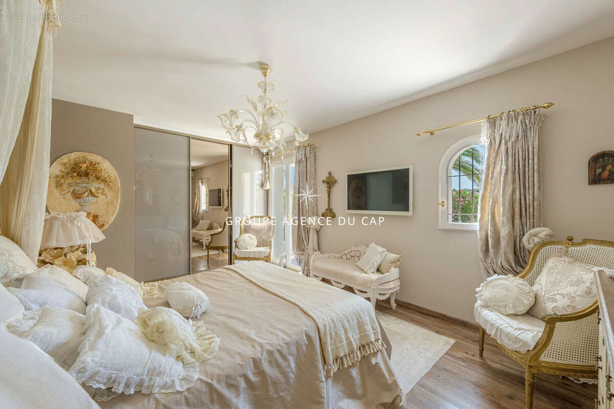 Superbe villa récente 5 pièces au calme avec piscine et garage - photo 7