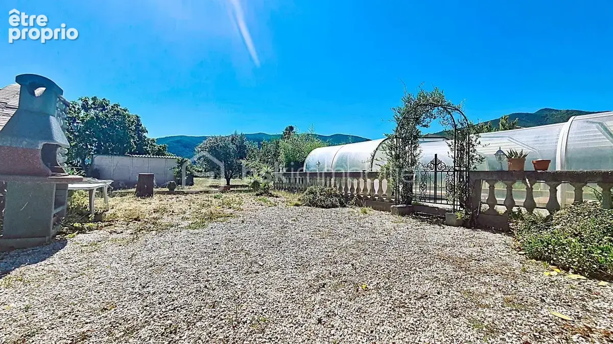 Maison 4 faces avec vue sur le Canigou – 1760 m² de terrain, piscine, garage, dépendance, panneaux solaires - photo 18