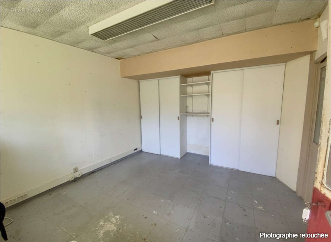 Commerce à MANZAC-SUR-VERN