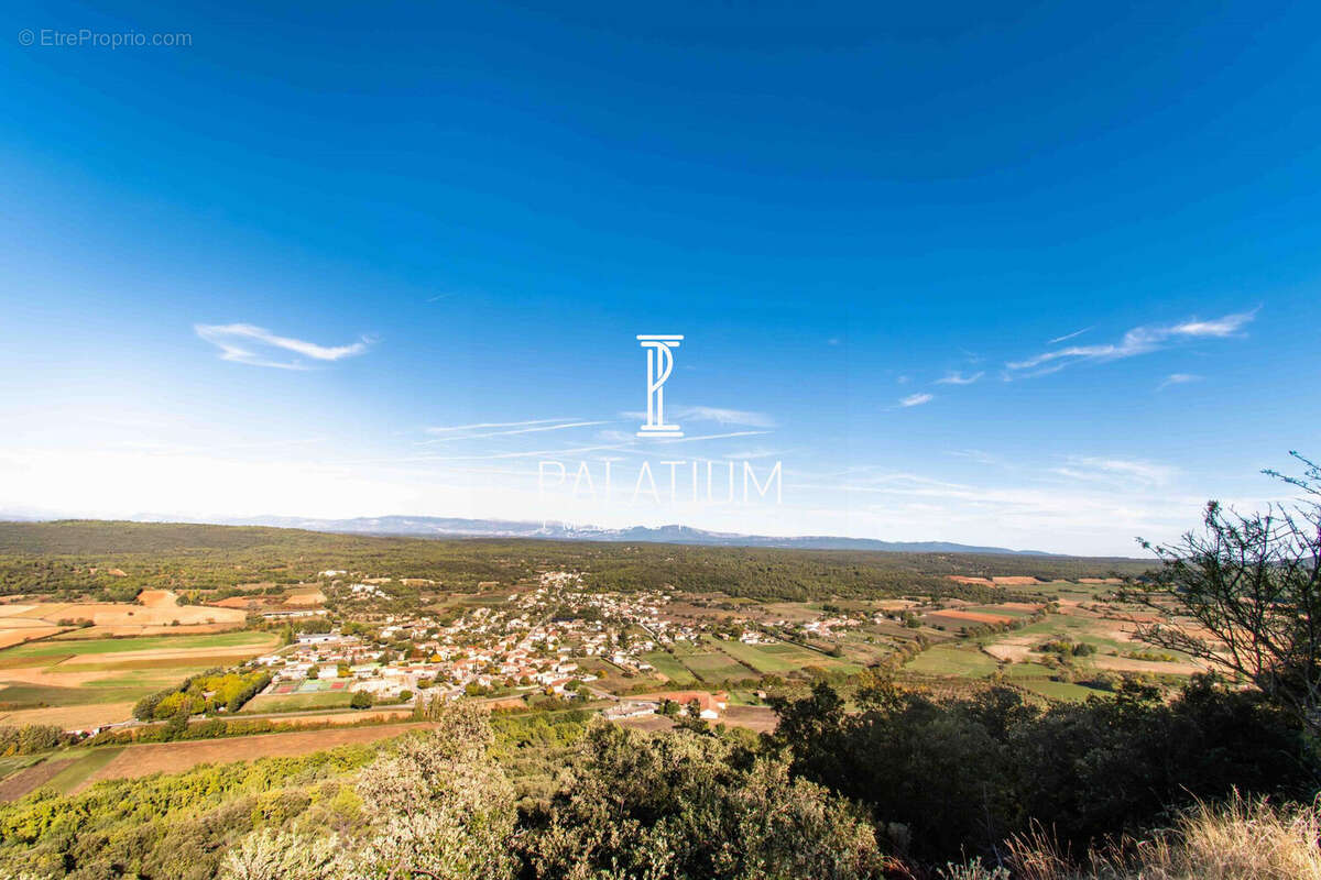 Terrain à SAINT-JULIEN