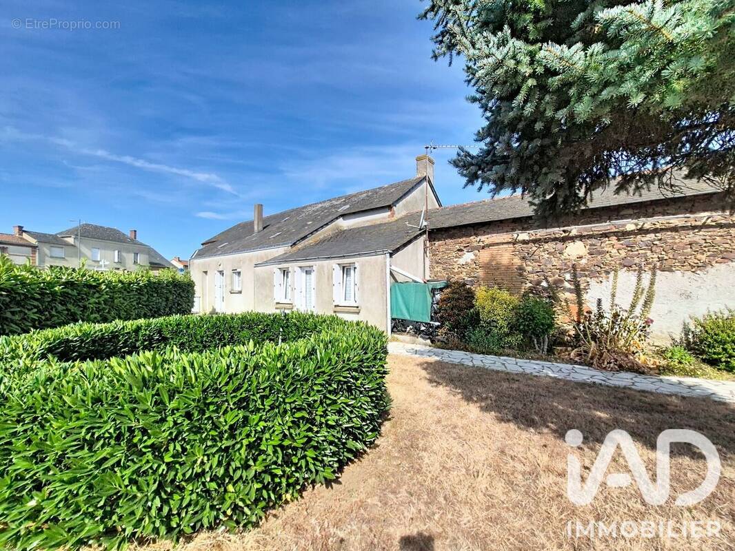 Photo 1 - Maison à CERNUSSON