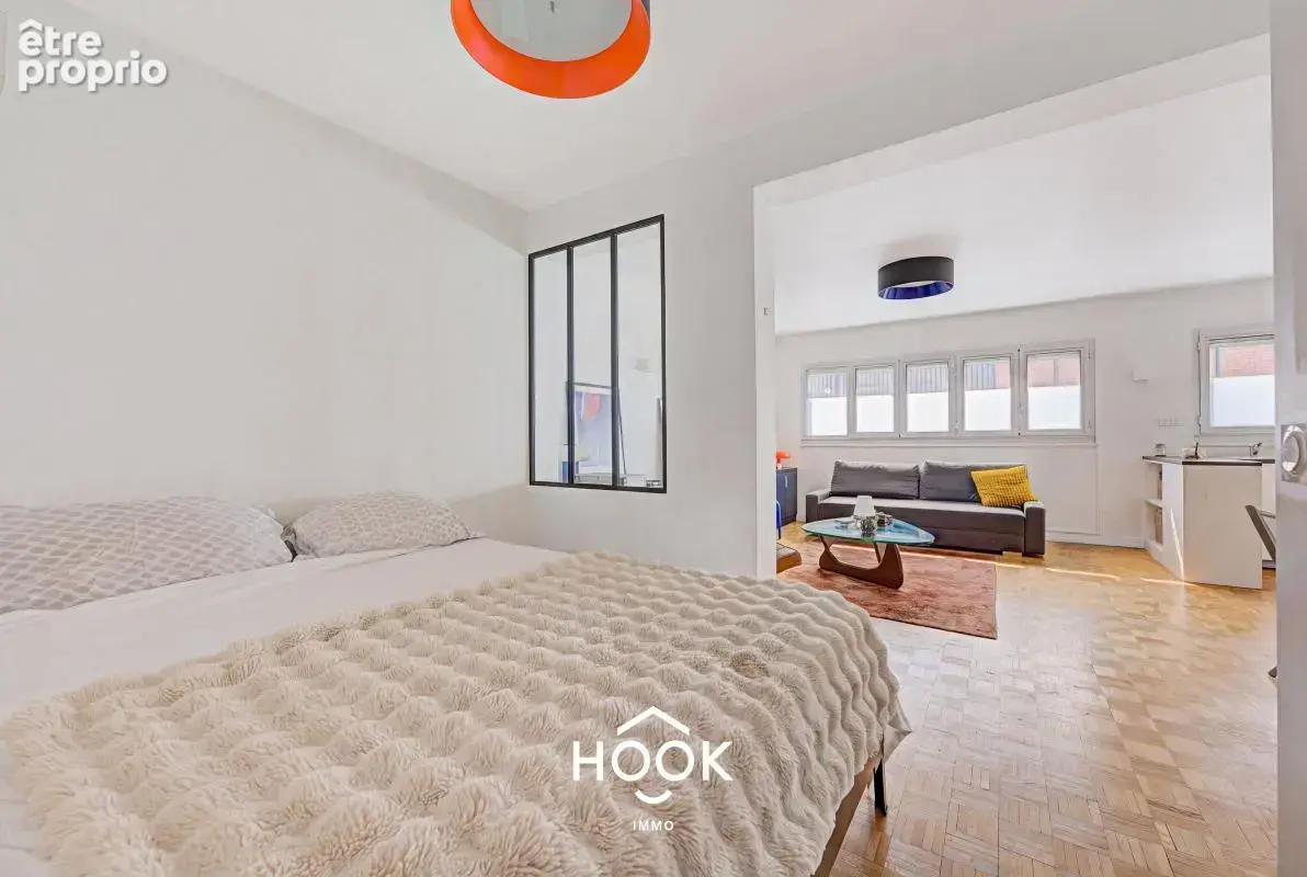 Paris 15ème - Croix Nivert  Beau 2 pièces de 40 m² en RDC - photo 7