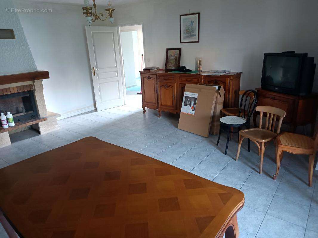 Maison à RUELLE-SUR-TOUVRE