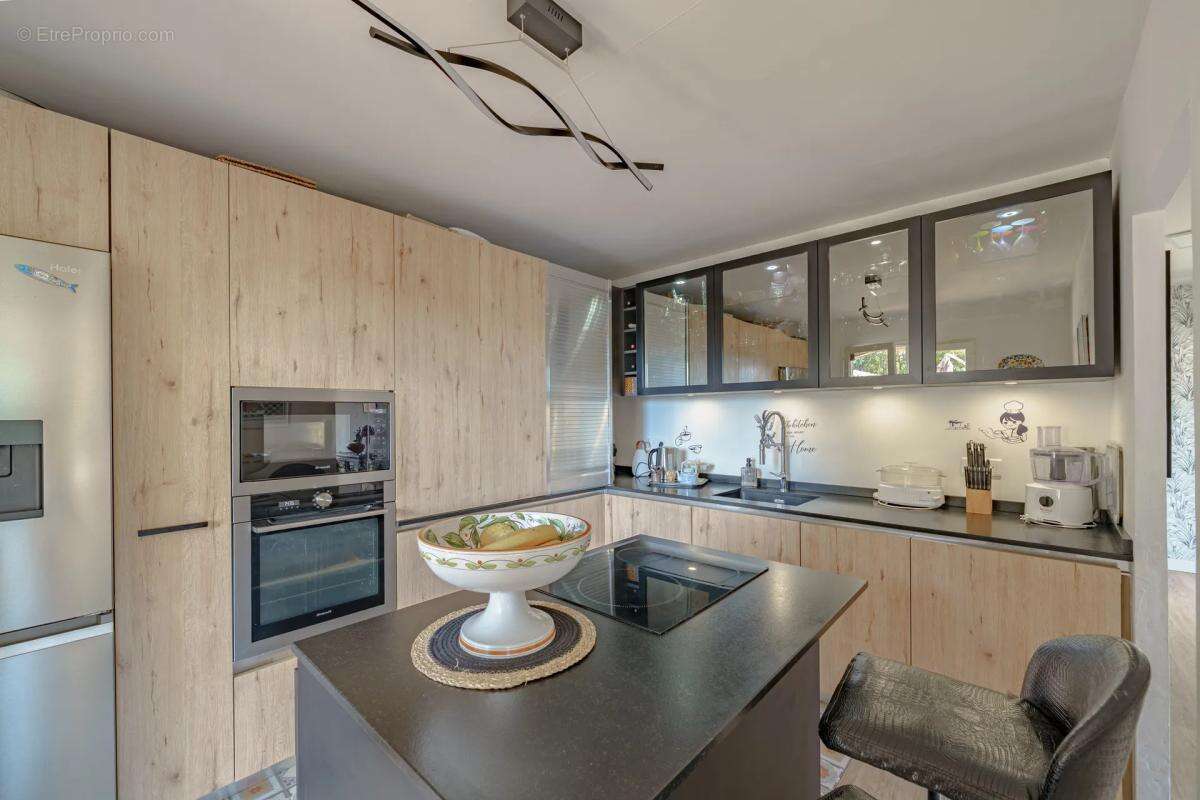 Maison à CUGES-LES-PINS