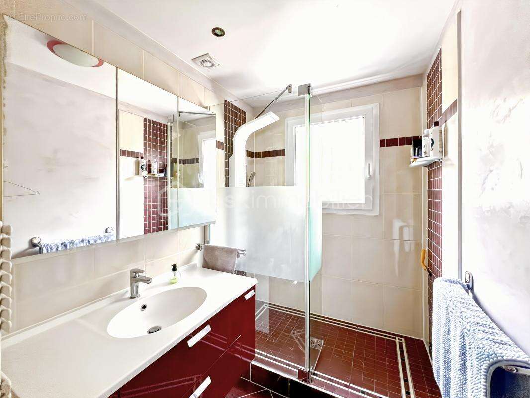 Maison à VIGNEUX-SUR-SEINE