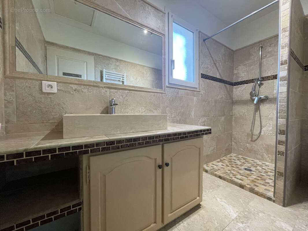 Maison à PELISSANNE