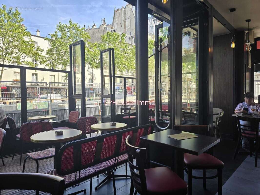 Commerce 100 m² à Paris-15e  - photo 3