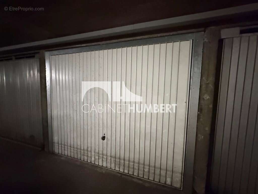 Parking à SAINT-ETIENNE