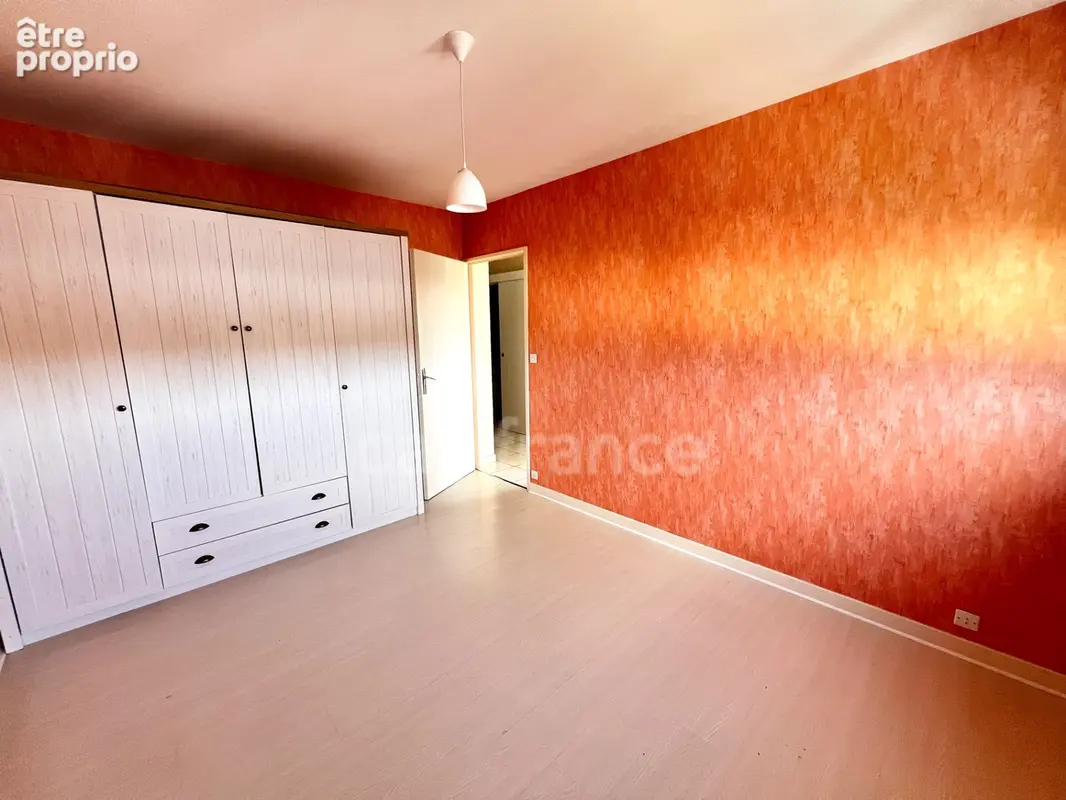 Appartement à vendre 4 pièces LONS LE SAUNIER (39) - photo 3