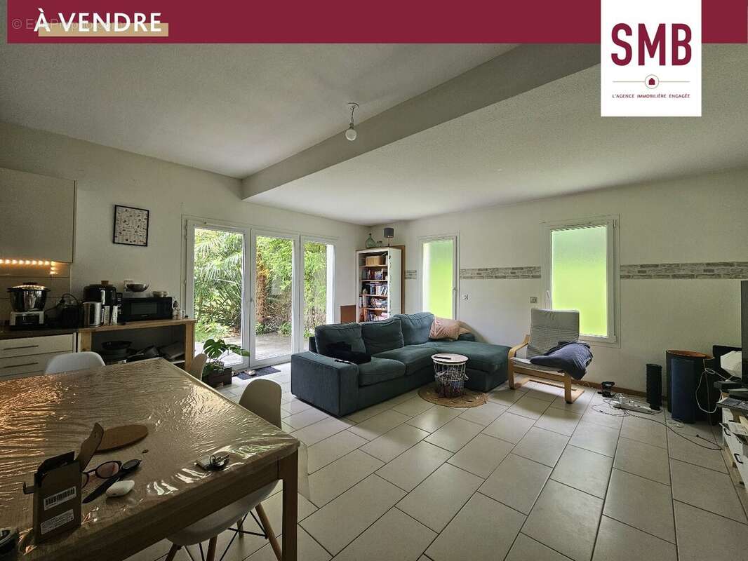 Appartement à LONS
