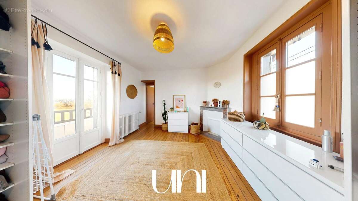 Maison à FLEURY-SUR-ORNE