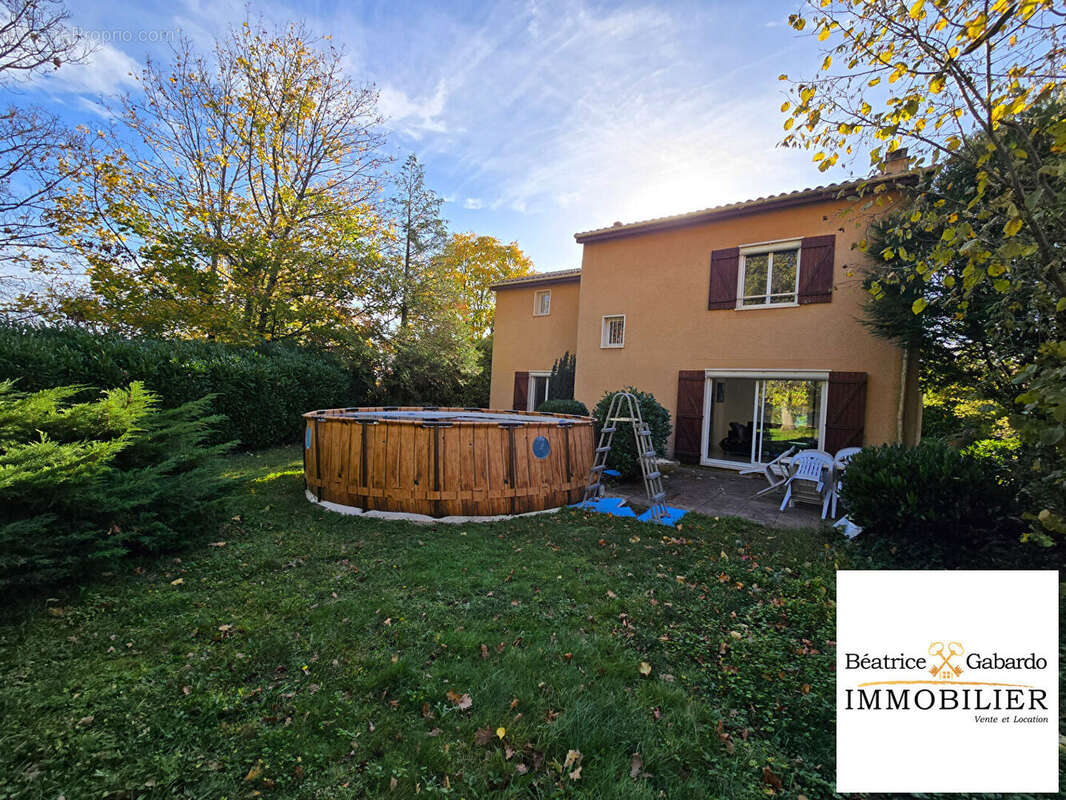 Maison St Genis Laval 5 pièce(s) 130  m² - photo 2