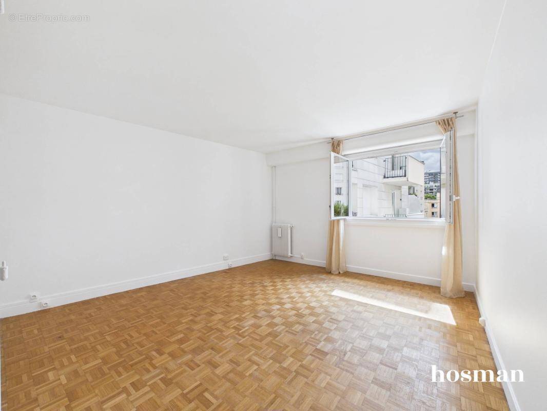 Appartement à PARIS-15E