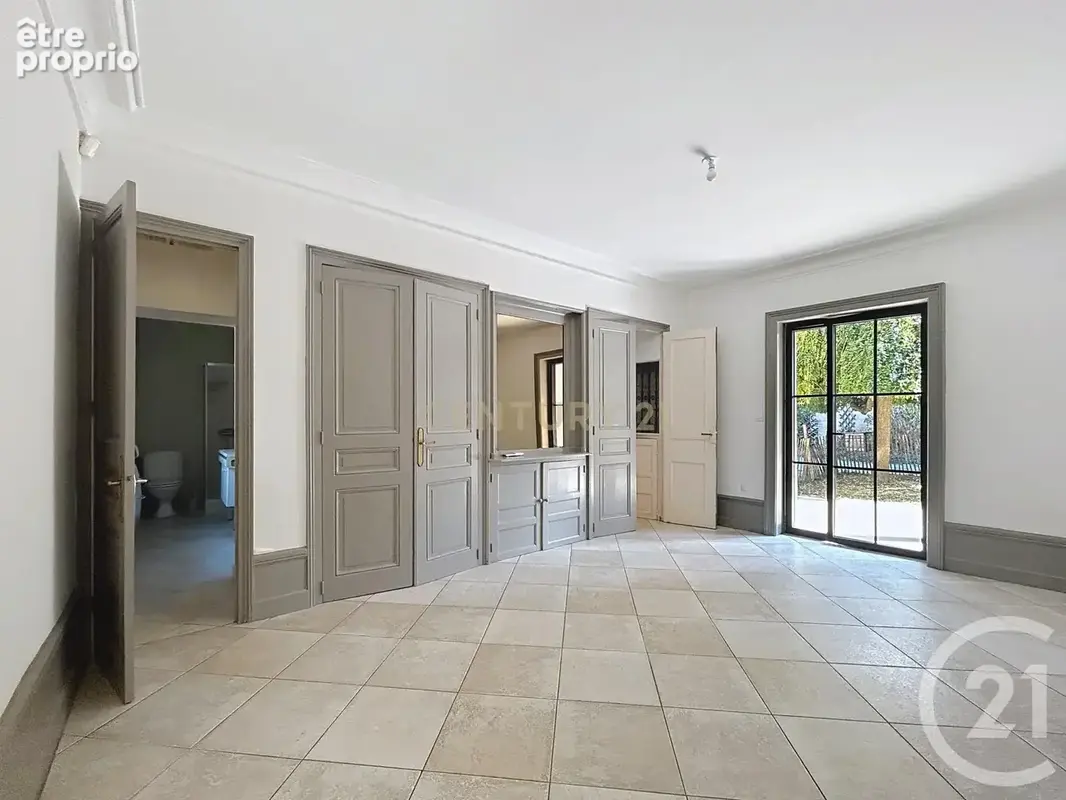 Maison 6 pièces 206 m² à vendre à Sathonay-Village (69580) - photo 10