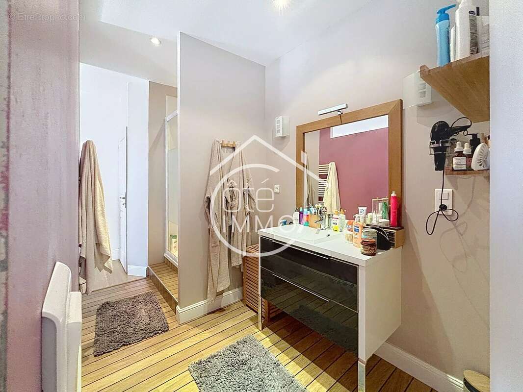 Maison à SAINT-EMILION