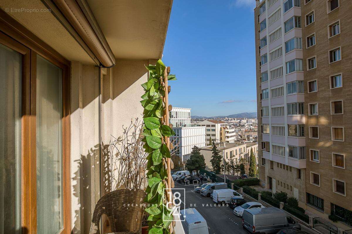 Appartement à MARSEILLE-6E