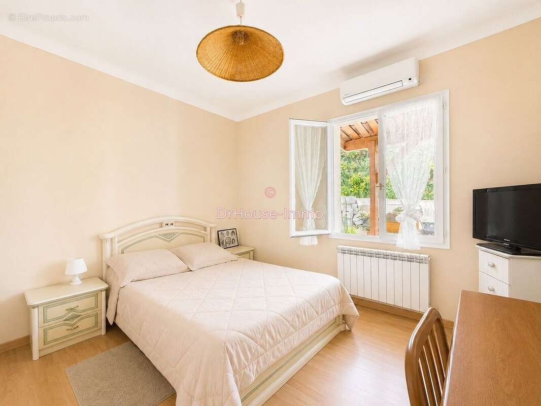 Maison 91 m² à Cagnes-Sur-Mer  - photo 9