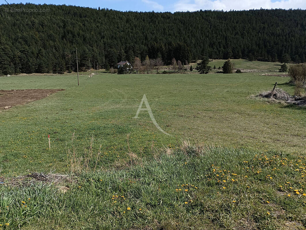 Terrain à FONTRABIOUSE