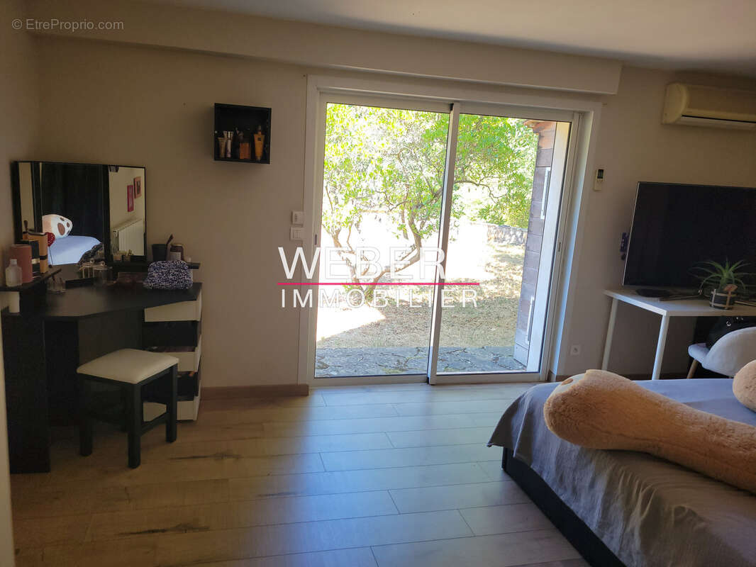 EVENOS LE BROUSSAN 5000 m2 Villa 5 chambres Piscine - photo 11