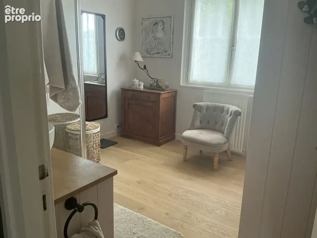 Maison offrant de belles prestations dans un cadre verdoyant et calme - photo 15