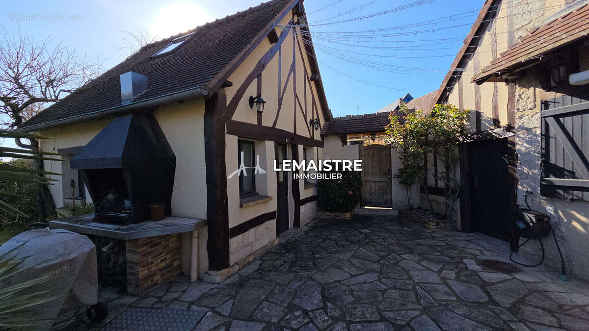 Maison à FRENEUSE