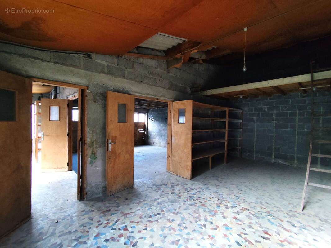 Maison dépendances atelier garage et parking - photo 20