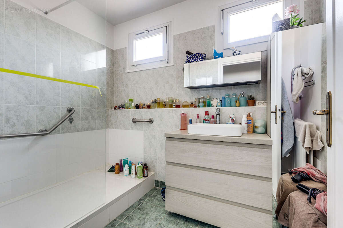 Appartement à PARIS-19E