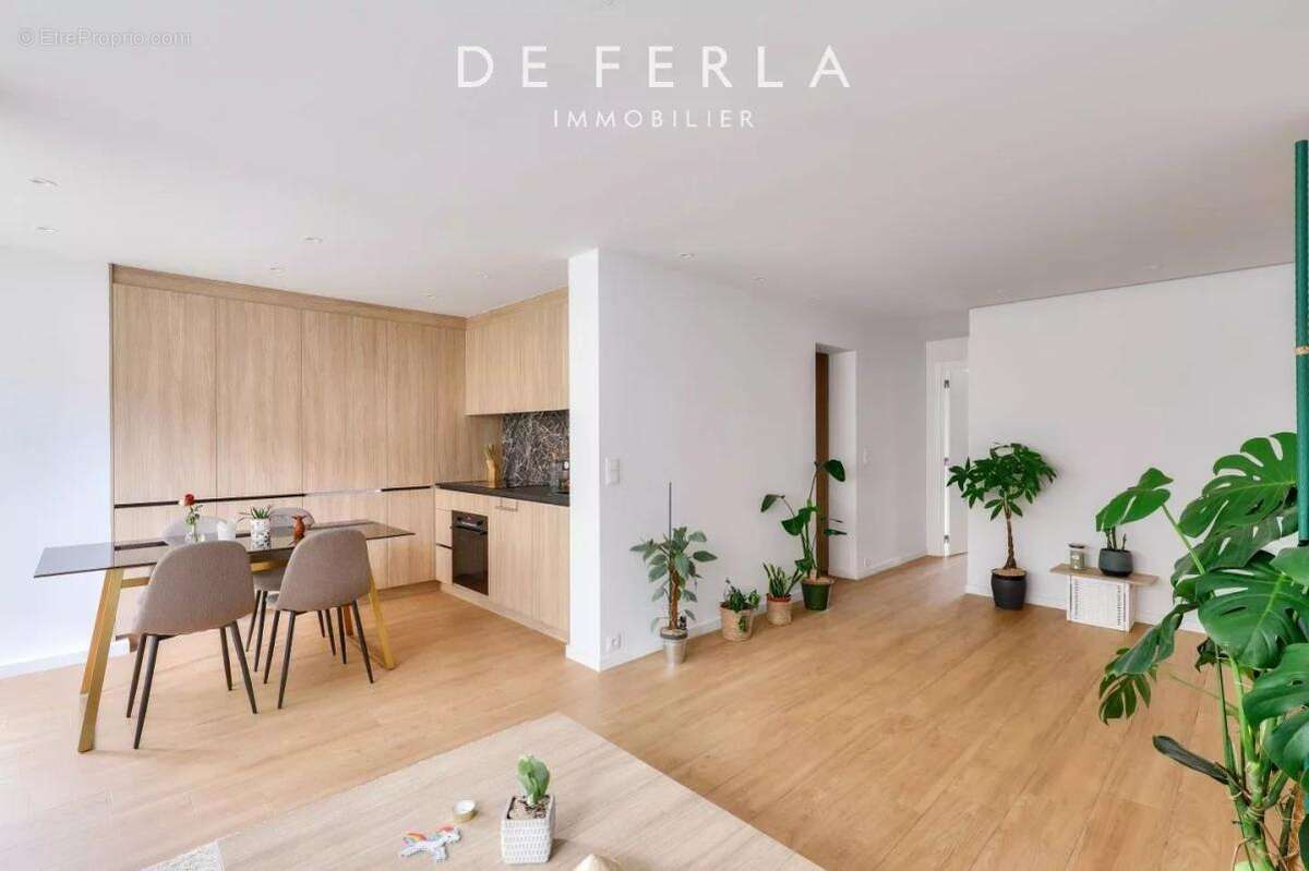 Appartement à PARIS-15E