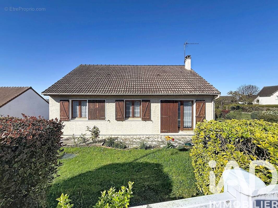 Photo 1 - Maison à SAINT-PIERRE-DU-PERRAY