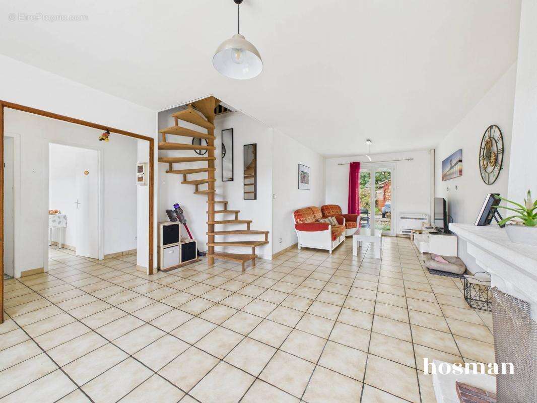 Maison à SAINT-JEAN-D&#039;ILLAC