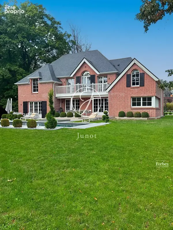 Mouvaux – Maison d’exception – 7 pièces - 262.48m² habitables – 7 pièces – 5 chambres – Piscine – Parc paysagé – Garage et parki - photo 16
