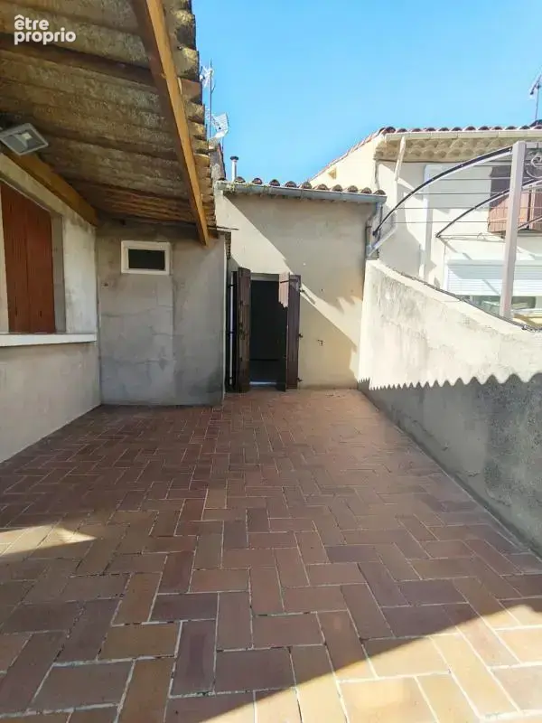 Maison à SAINT-MITRE-LES-REMPARTS
