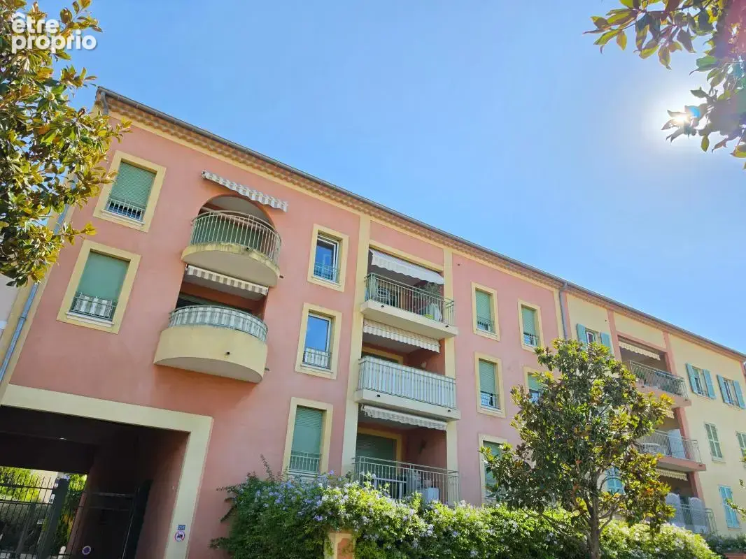 Appartement toit-terrasse avec vue mer a vendre a sanary-sur-mer centre-ville - photo 11