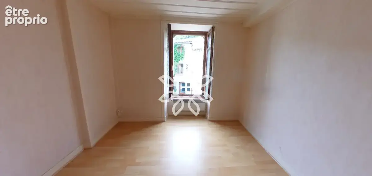 Ferrières-Saint-Mary   Maison de bourg à réhabiliter avec terrain - photo 8